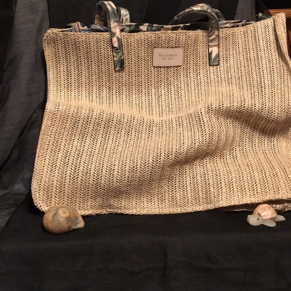 NWT VICTORIAS SECRET BEACH BAG